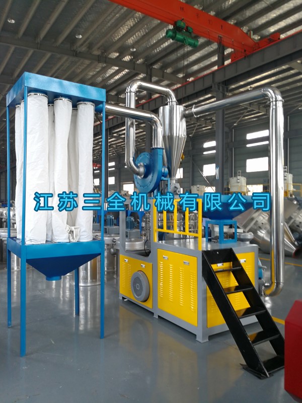MF-600-PE滾塑磨粉機(jī) 越南線